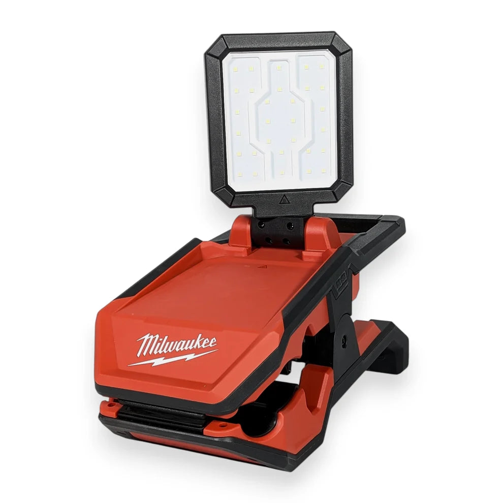 Milwaukee 18V LED Pivoting Area Light M18PAL20 with clamp base and adjustable LED head