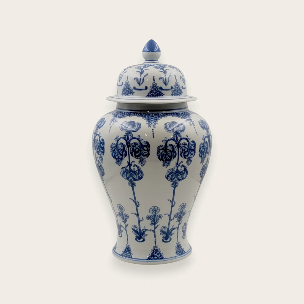 Blue and white ceramic ginger jar with floral pattern and lid, 38cm tall